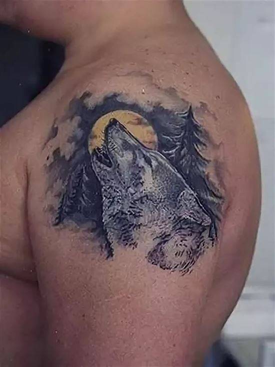 Тату лунный волк