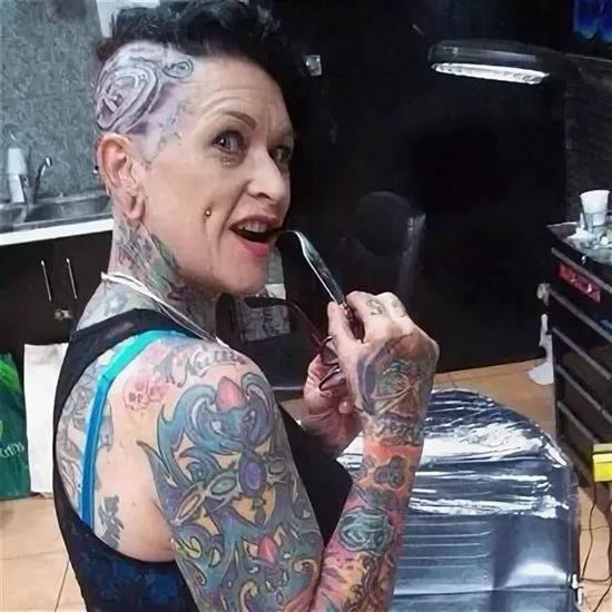 Крутые татуированные бабушки